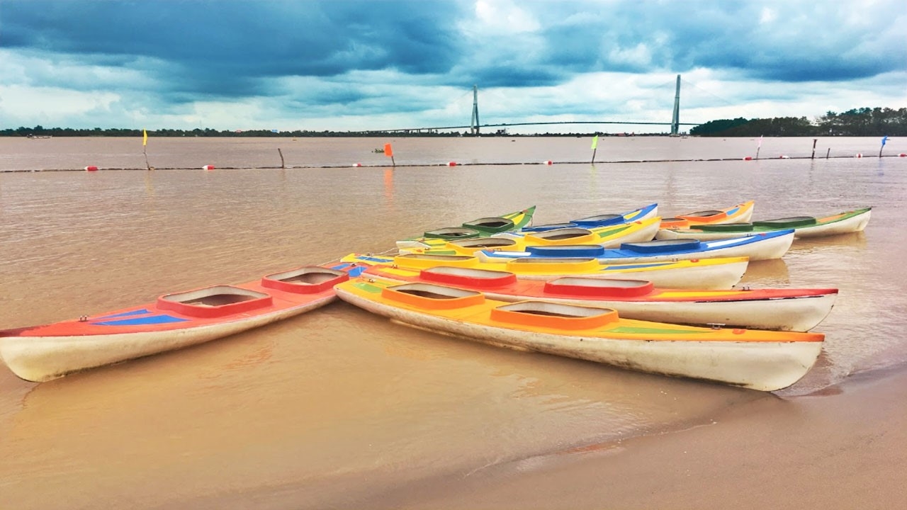 Bãi biển Cần Thơ, ”Bãi biển nhỏ” và Bãi biển Cần Thơ. Bạn có gì đặc biệt không?