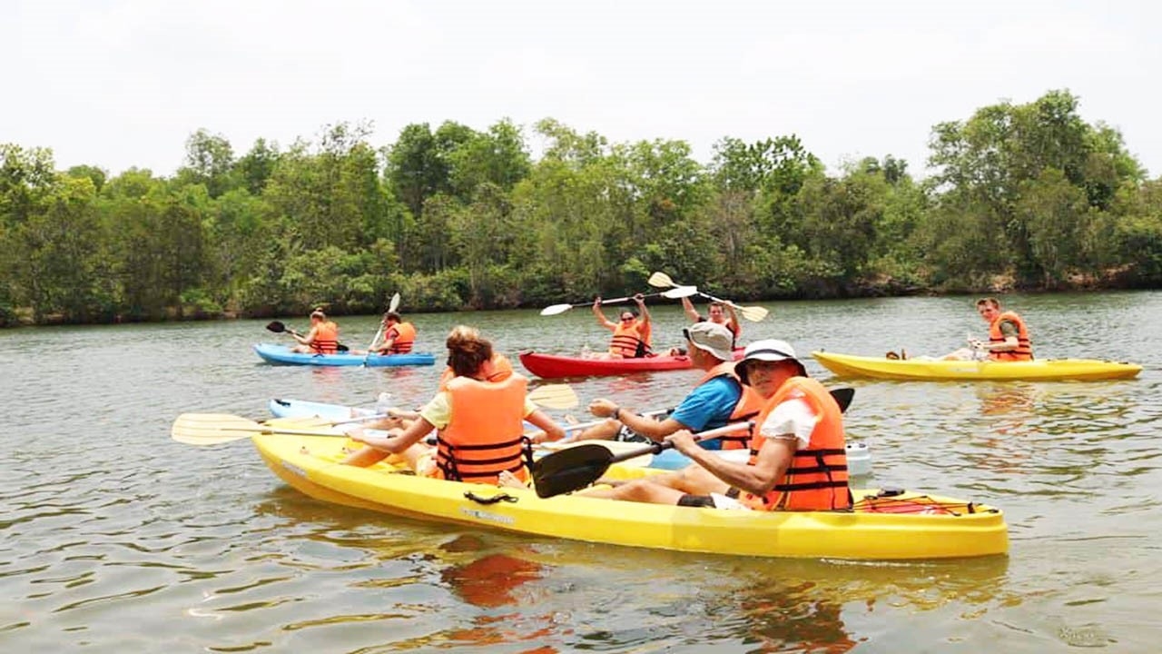 Bãi biển Cần Thơ, ”Bãi biển nhỏ” và Bãi biển Cần Thơ. Bạn có gì đặc biệt không?