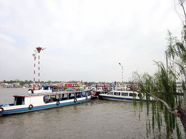 Bến Ninh Kiều (Cần Thơ) có gì đáng giá? Trải nghiệm thú vị của năm 2012